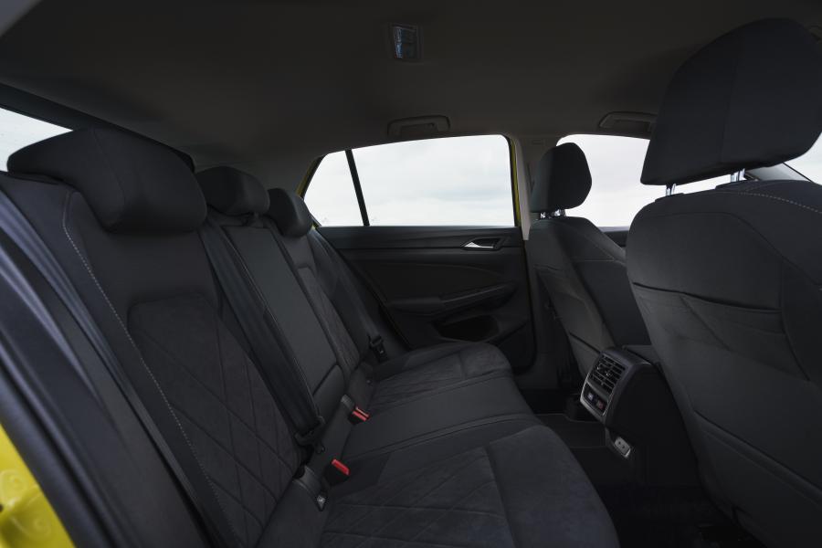  Volkswagen Golf Style 2020 года  (UK) (фото 27 из 40)